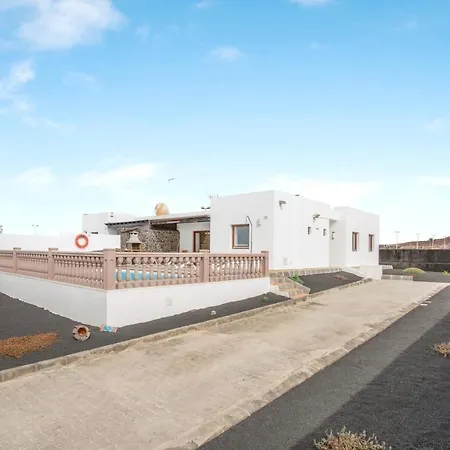 1b Villa Playa Blanca